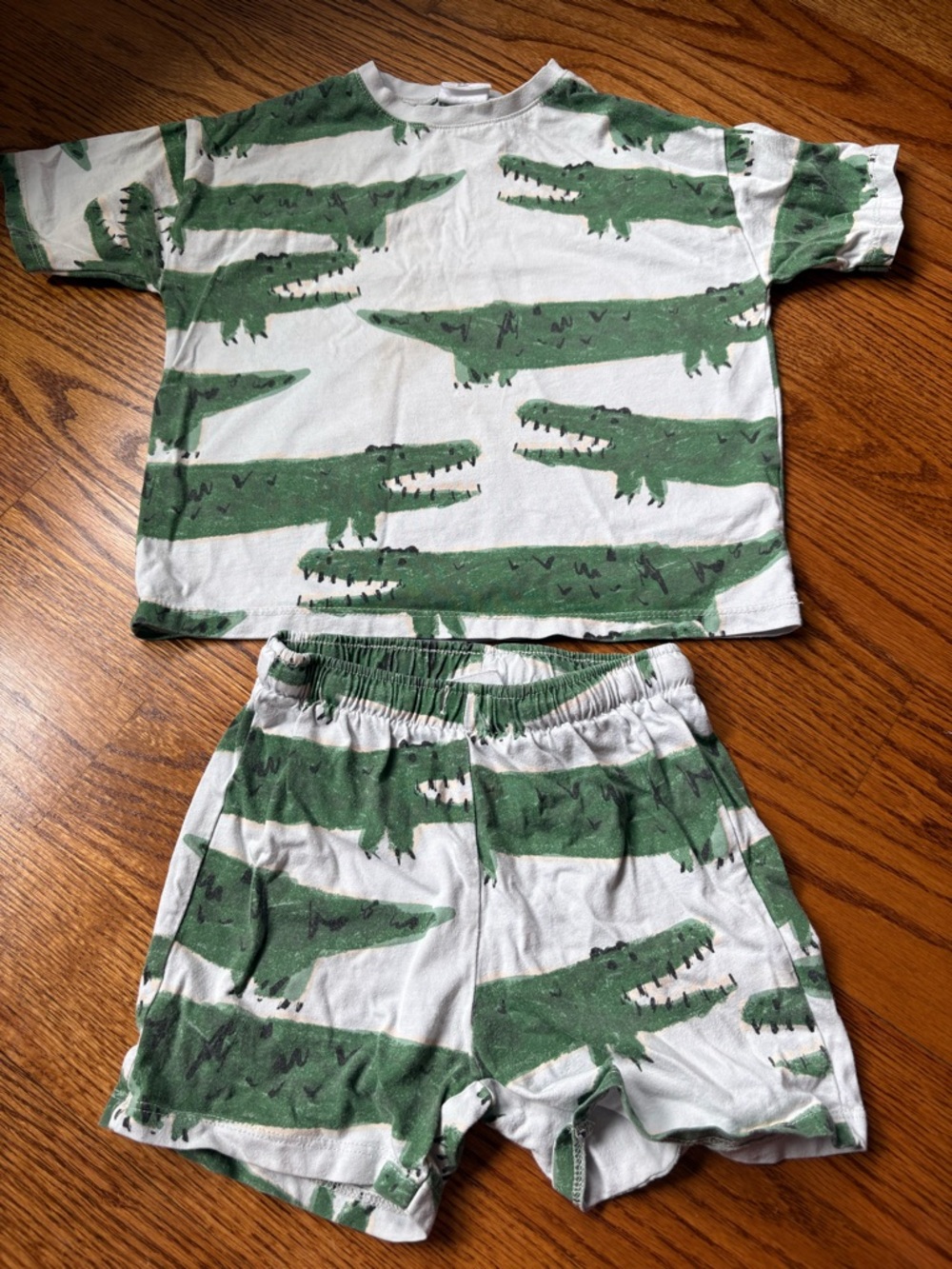 Zara White & Green Alligator Print Kids Set - Short Sleeve Top & Shorts